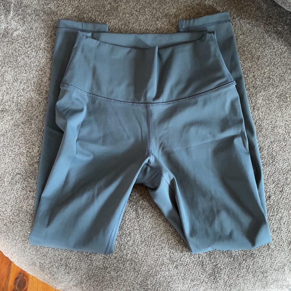 CRZ YOGA grey women’s legging. Size small
